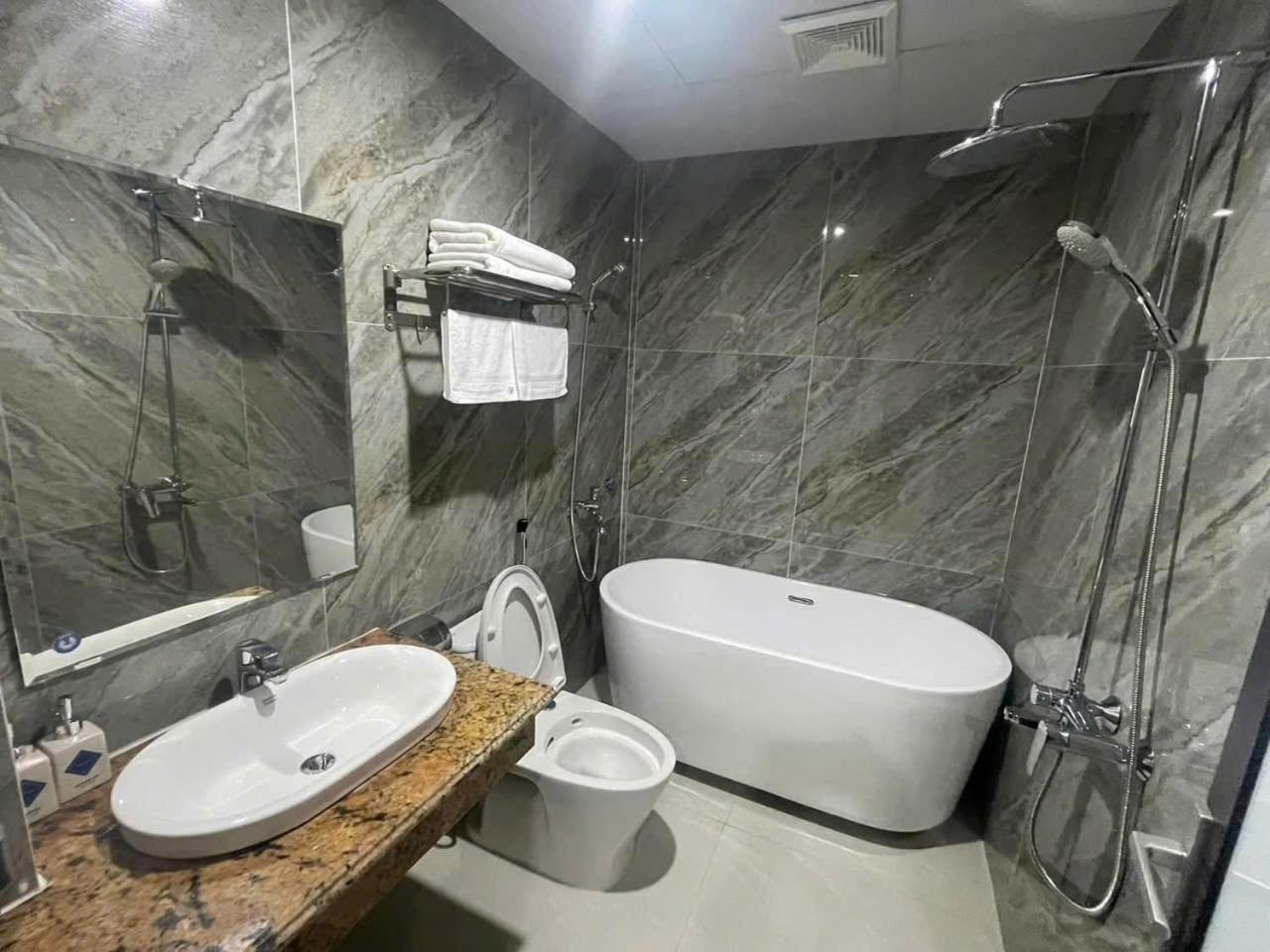 A90 Hotel Phu Ly 外观 照片